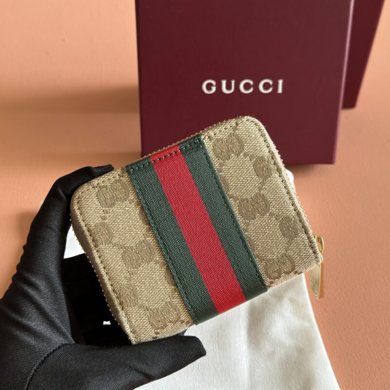 GUCCI GG布艺卡包单品精妙诠释品牌对优质 型号: 867349杏布
