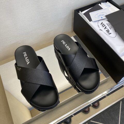 PRADA 男士精品拖鞋