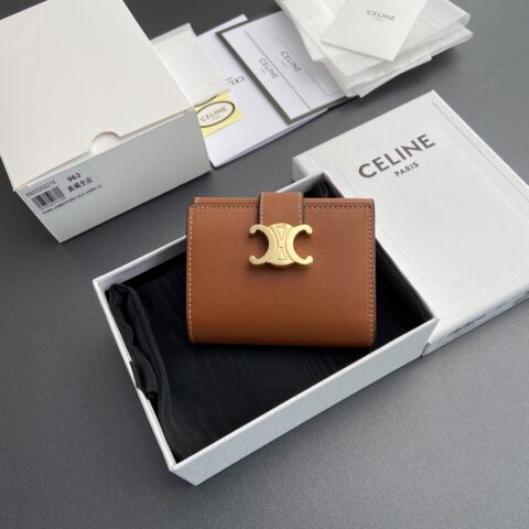 CELINE VICTOIRE柔軟牛皮革钱包 编号:10M963GHH.38NO962 963 黃褐全皮