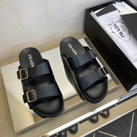 PRADA 男士精品拖鞋