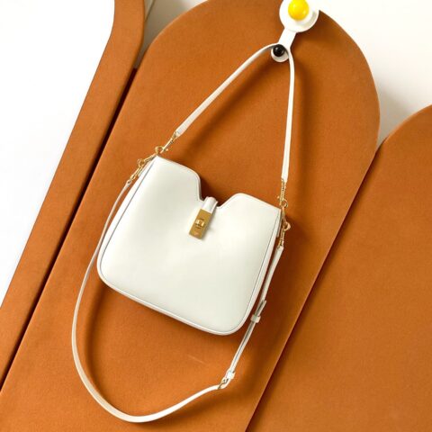 CELINE AAce新推出的camille 16 soft 款号:120693