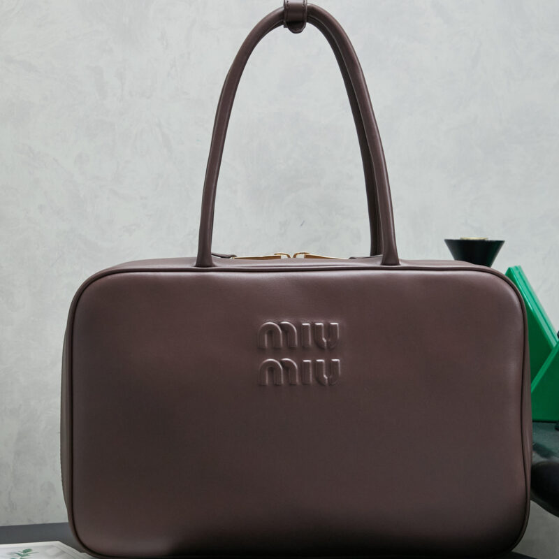 MIUMIU 新品保龄球包 5BB117石楠木