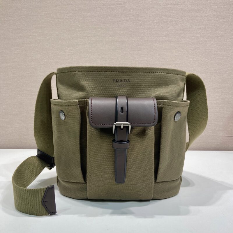 PRADA 🎉新品挎包🎉1BE106🎉