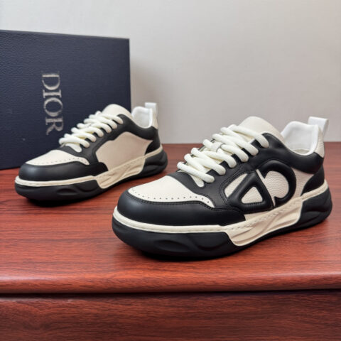DIOR 新款男士厚底皮革休闲鞋 货号：D96142 白黑