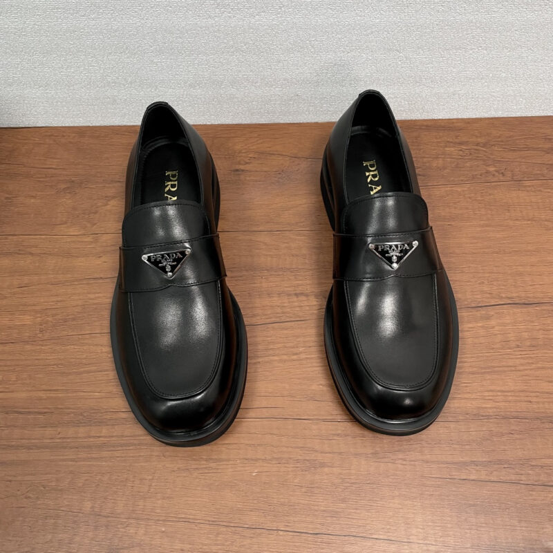 PRADA 男士新款皮革乐福鞋 货号:XY131三角标 黑色牛皮