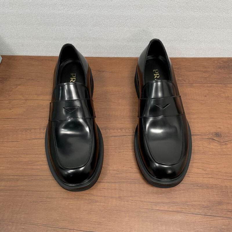 PRADA 男士新款皮革乐福鞋 货号:XY131便士 黑色开边珠