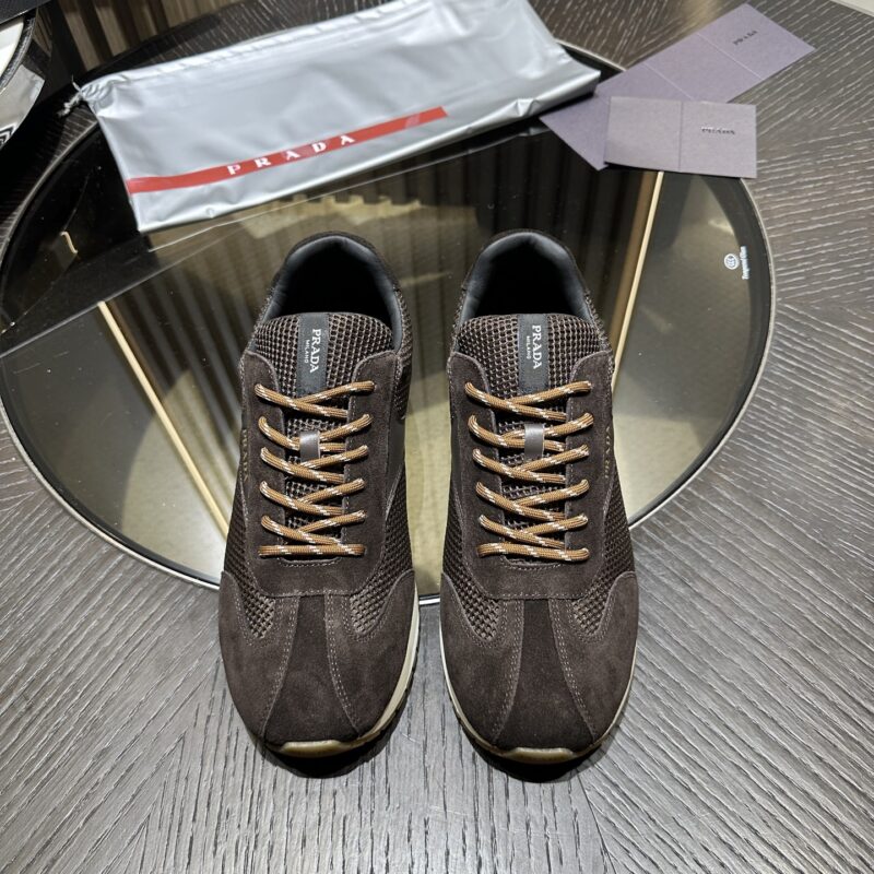 PRADA 皮革运动鞋休闲百搭