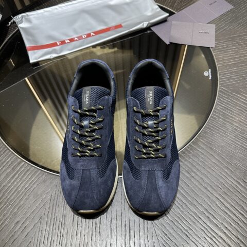 PRADA 皮革运动鞋休闲百搭