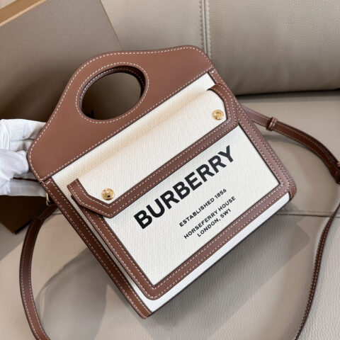 Burberry B家典藏灵感的托特包 型号4776