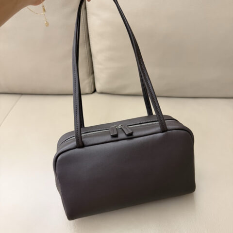 THE ROW Astra Bag 保龄球包 羊皮 型号：TR1238 巧克力棕 小号