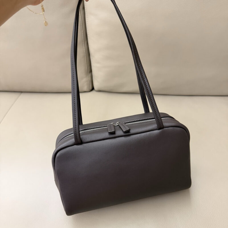 THE ROW Astra Bag 保龄球包 羊皮 型号：TR1238 巧克力棕 小号