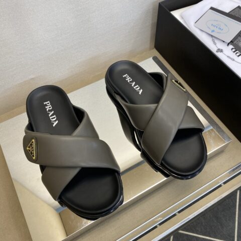 PRADA 时尚经典男拖鞋