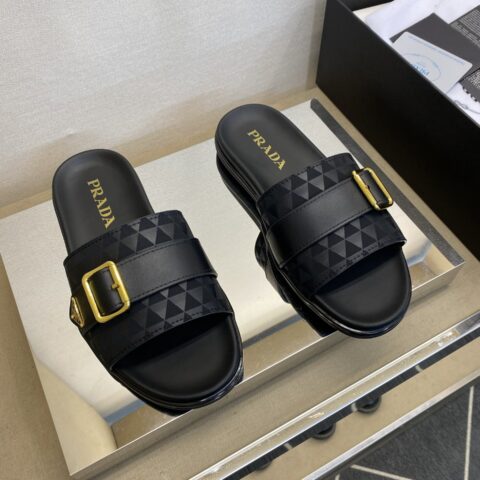 PRADA 时尚经典男拖鞋