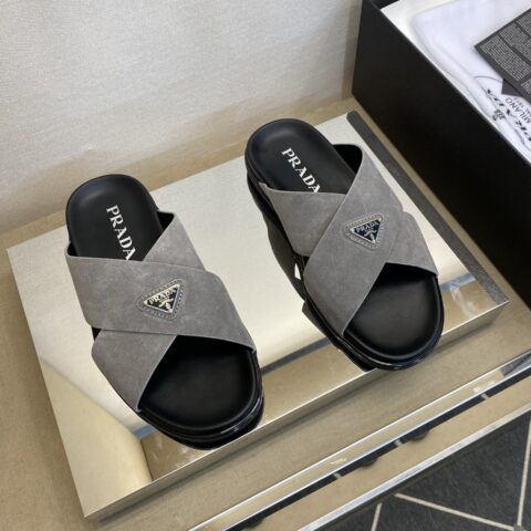 PRADA 时尚经典男拖鞋