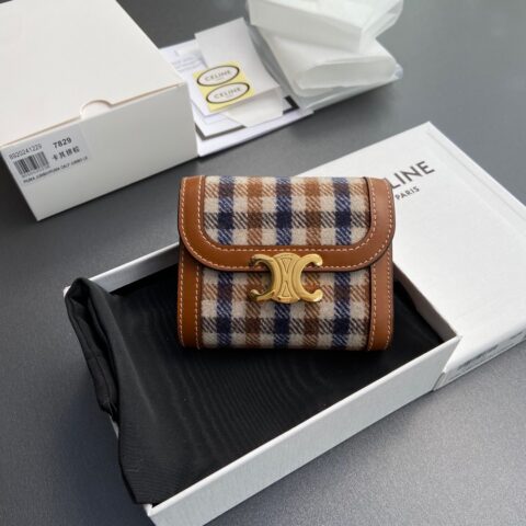 CELINE TRIOMPHE标志格紋織物和牛皮革短款钱包 编号:10D782CQH.04LU783 7829 卡其拼棕