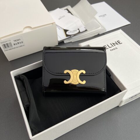 CELINE TRIOMPHE漆皮亮泽牛皮革钱包 编号:10D782CQH.04LU783 78301 黑色漆皮全皮