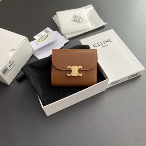 CELINE TRIOMPHE亮泽牛皮革钱包 编号:10D782CQH.04LU783 783青铜全皮
