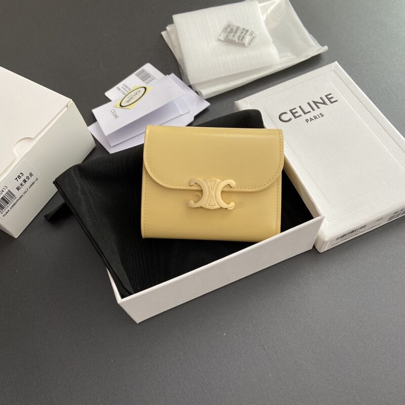 CELINE TRIOMPHE亮泽牛皮革钱包 编号:10D782CQH.04LU783 783阳光黄全皮