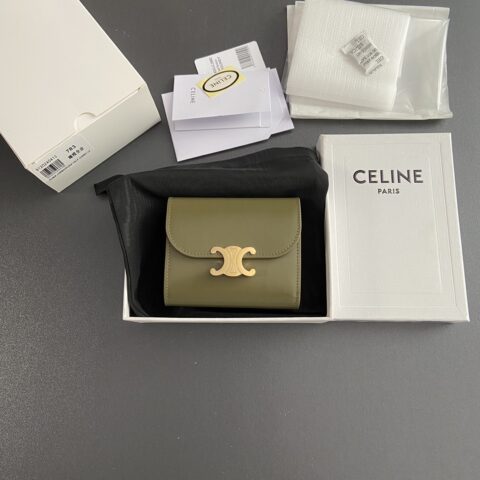 CELINE TRIOMPHE亮泽牛皮革钱包 编号:10D782CQH.04LU783 783橄榄全皮