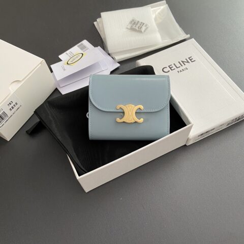 CELINE TRIOMPHE亮泽牛皮革钱包 编号:10D782CQH.04LU783 783浅蓝全皮