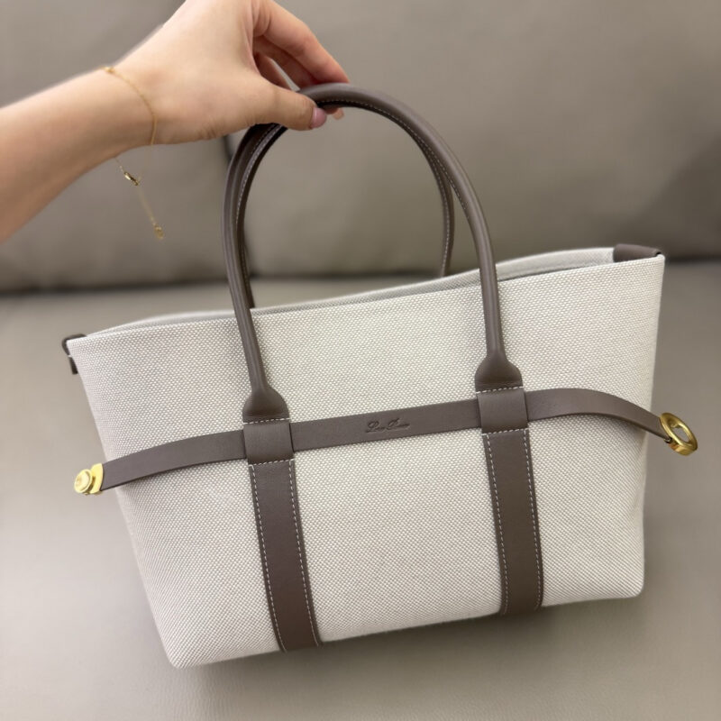 Loro Piana Ghiera Shopper手袋 型号:FAO7477 大象灰拼自然色 小号