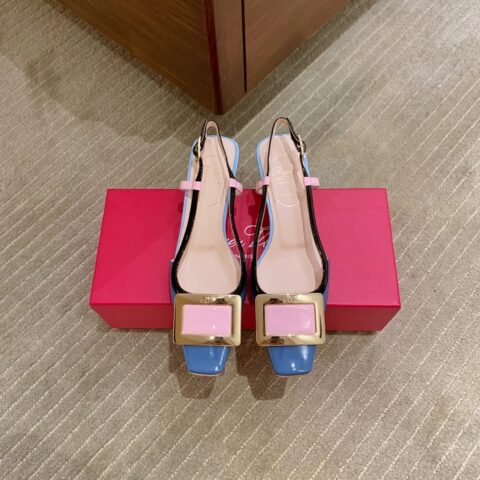 Roger Vivier 金属方扣4.5cm凉鞋