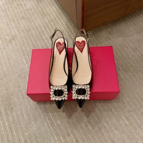 Roger Vivier Virgule 漆皮后袢带高跟鞋