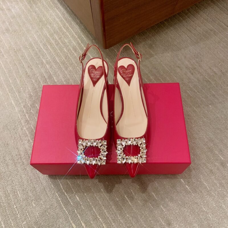 Roger Vivier Virgule 漆皮后袢带高跟鞋