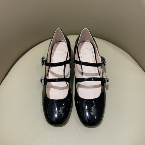Roger Vivier 新款双钻扣玛丽珍 黑色