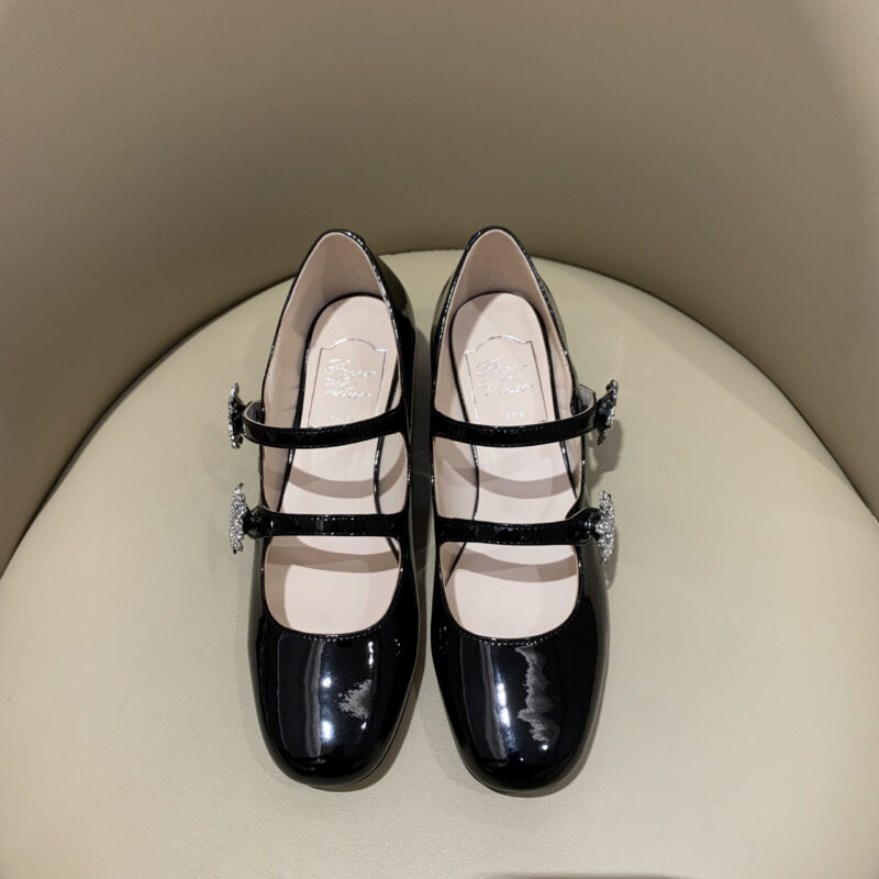 Roger Vivier 新款 梅花钻扣玛丽珍 黑色漆皮