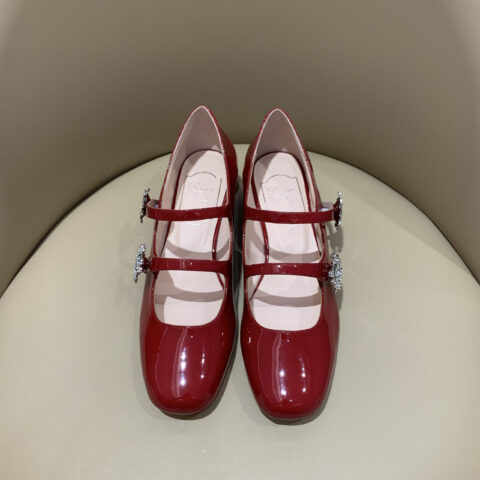 Roger vivier 新款 梅花钻扣玛丽珍 酒红色