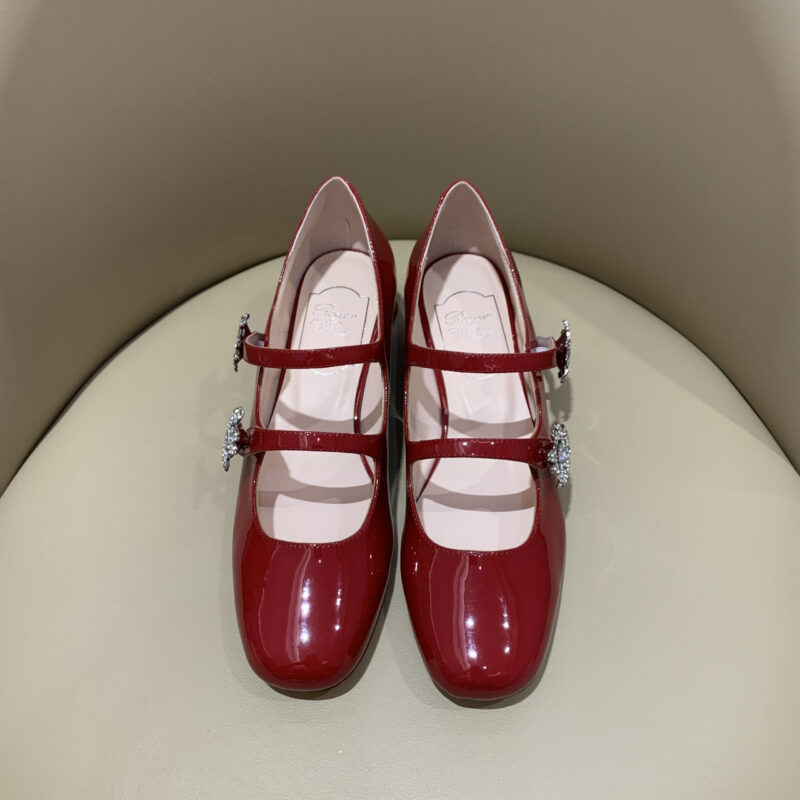 Roger vivier 新款 梅花钻扣玛丽珍 酒红色