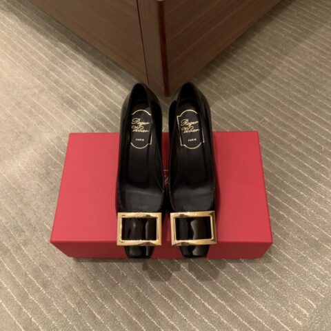 Roger vivier 早春6.5cm新款