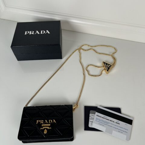 PRADA P家➡️女士多功能迷你小背包，型号1MR024