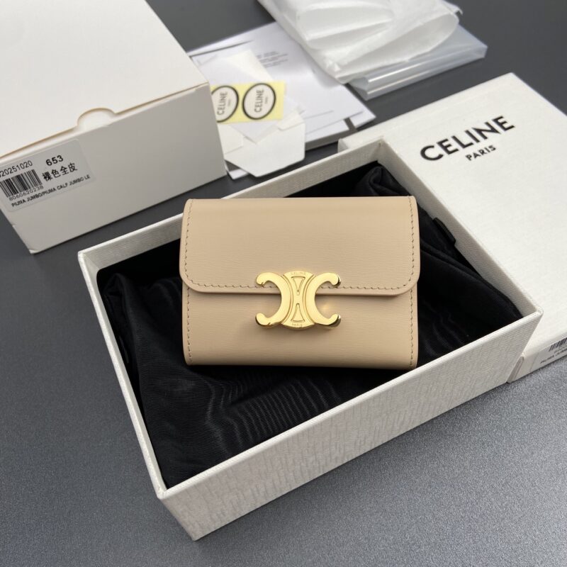 CELINE RIOMPHE亮泽皮皮革短款钱包 编号:10l653DS3.04LU652 653 裸色全皮