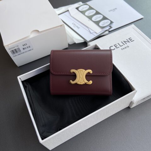 CELINE TRIOMPHE亮泽皮皮革短款钱包 编号:10l653DS3.04LU652 653 酒紅色全皮