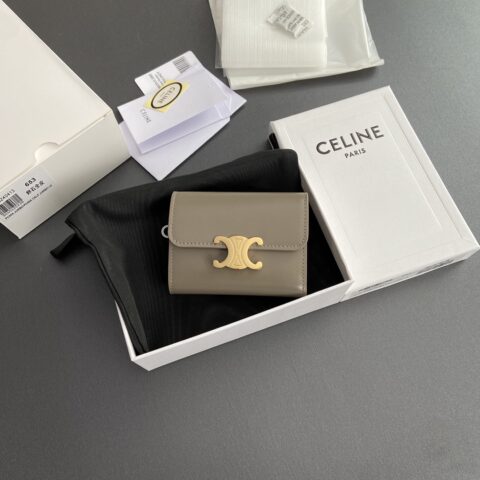 CELINE TRIOMPHE亮泽皮皮革短款钱包 编号:10l653DS3.04LU652 653卵石全皮