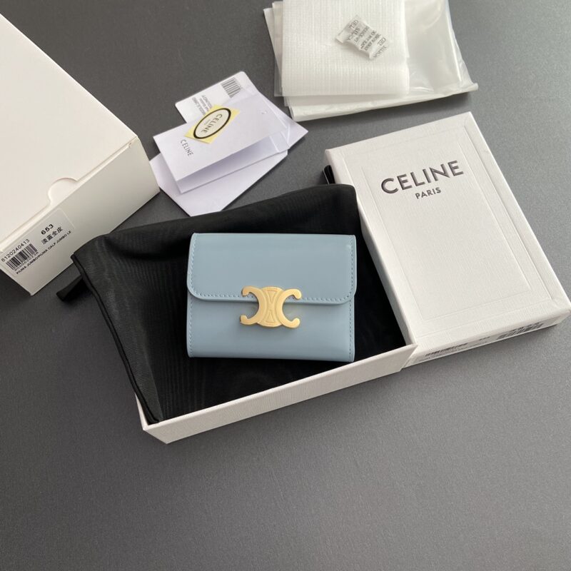 CELINE TRIOMPHE亮泽皮皮革短款钱包 编号:10l653DS3.04LU652 653浅蓝全皮