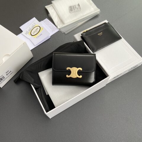 CELINE TRIOMPHE亮泽皮皮革短款钱包 编号:10l653DS3.04LU652 653黑色全皮