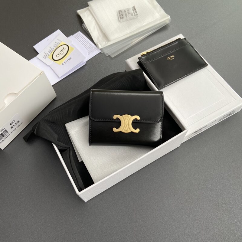 CELINE TRIOMPHE亮泽皮皮革短款钱包 编号:10l653DS3.04LU652 653黑色全皮