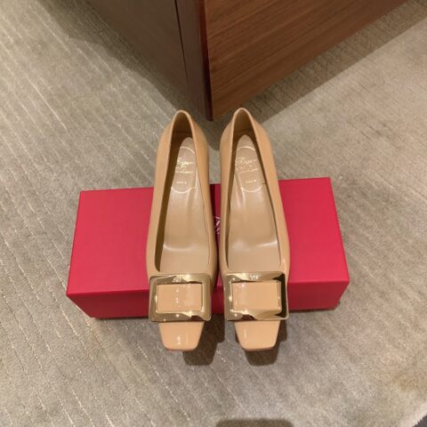 Roger Vivieri 方扣4.5漆皮单鞋