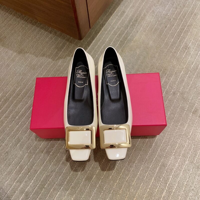 Roger Vivieri 2.5cm方扣漆皮 米白色