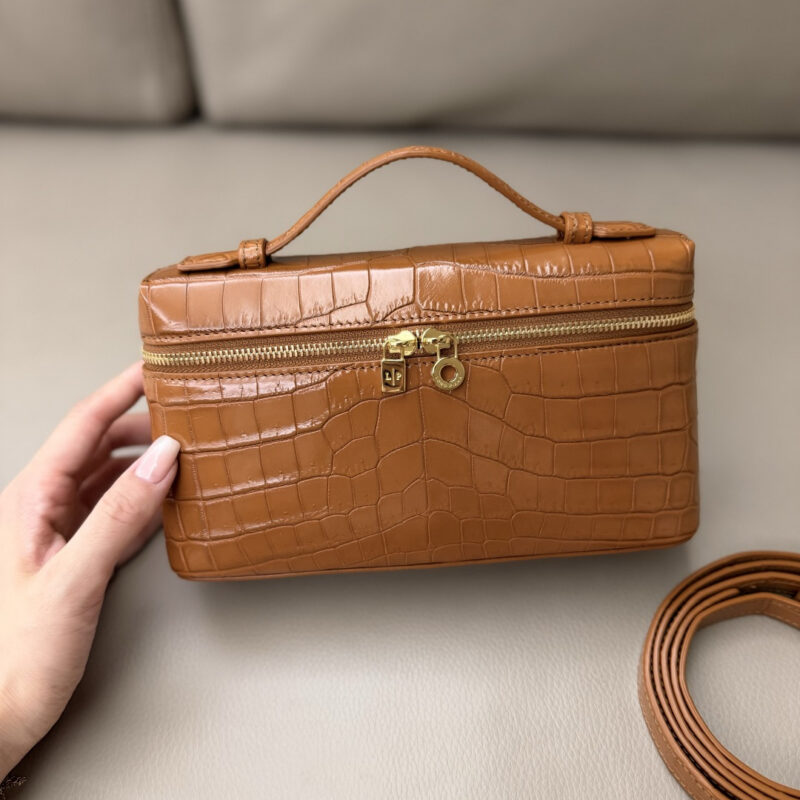 Loro Piana Extra Pocket L19手拿包 型号:FAO6385 尼罗鳄 金棕色
