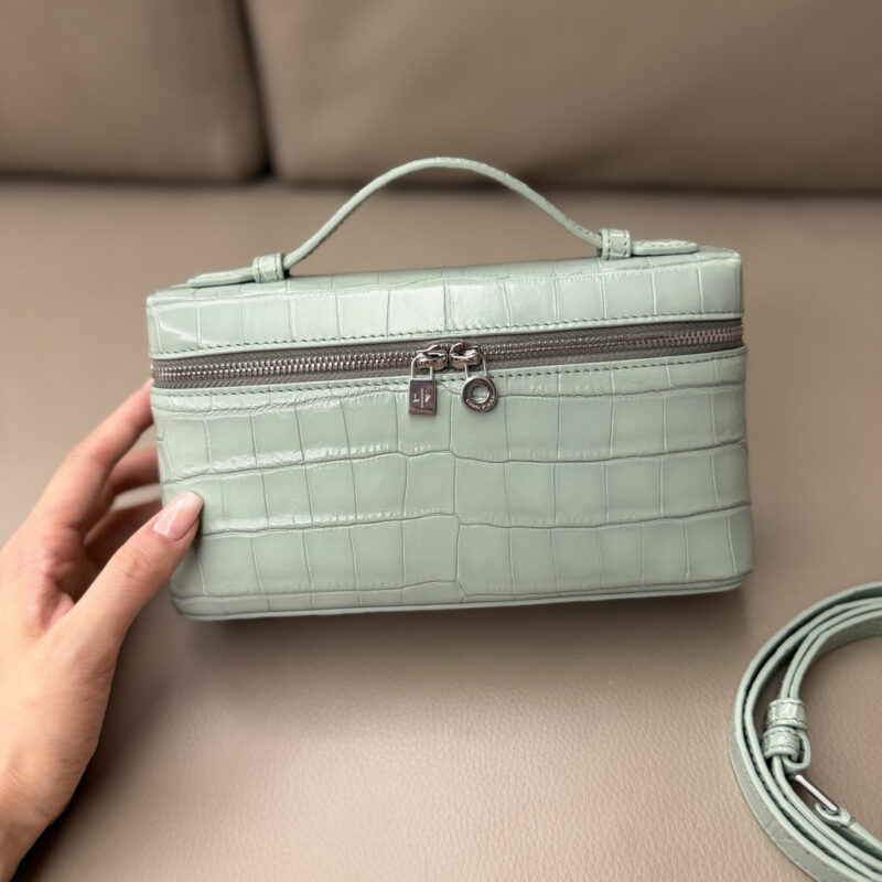 Loro Piana Extra Pocket L19手拿包 型号：FAO6385 尼罗鳄 薄荷绿