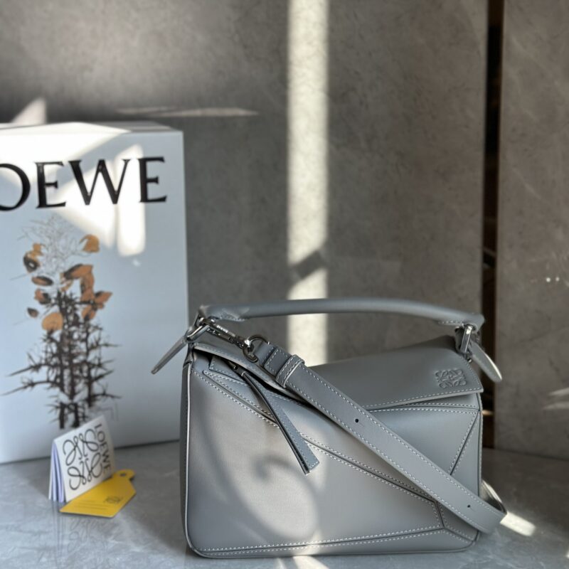 LOEWE puzzle系列 0189 珍珠灰