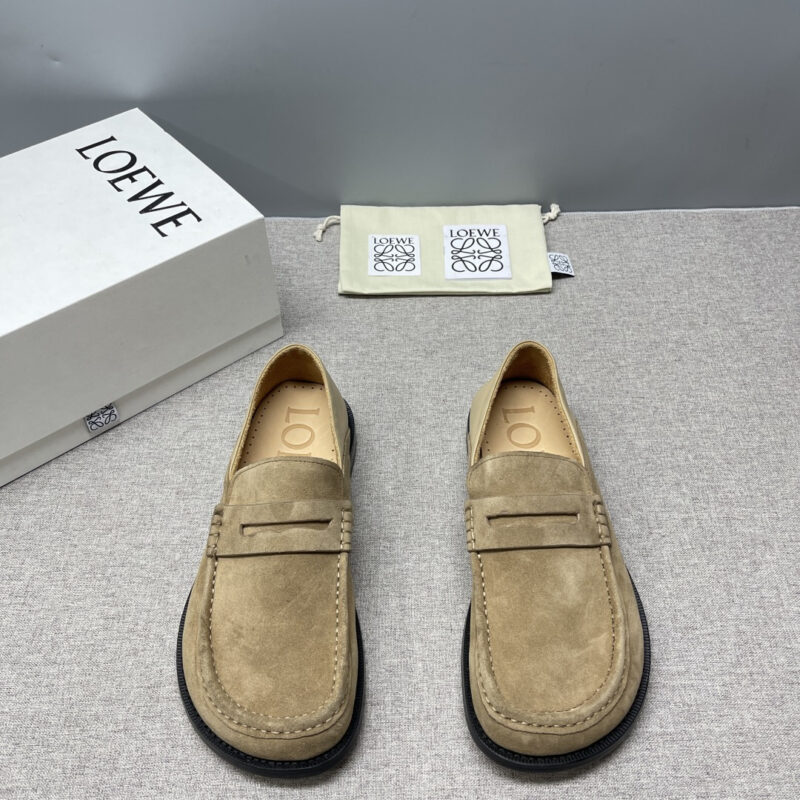 LOEWE 乐福鞋全系列登场