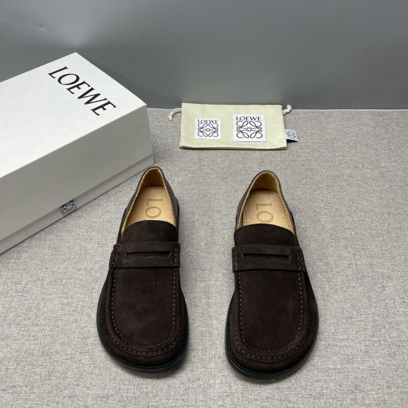 LOEWE 乐福鞋全系列登场