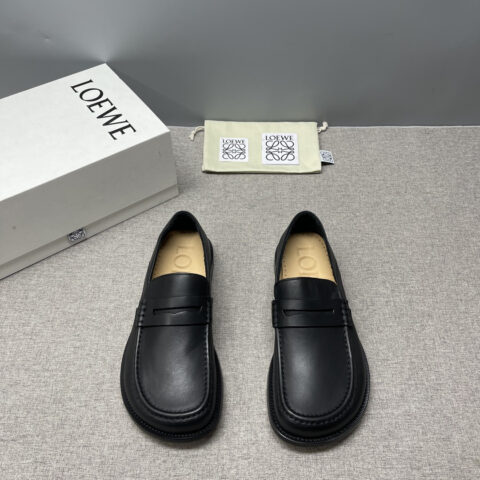 LOEWE 乐福鞋全系列登场