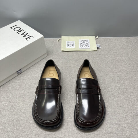 LOEWE 乐福鞋全系列登场