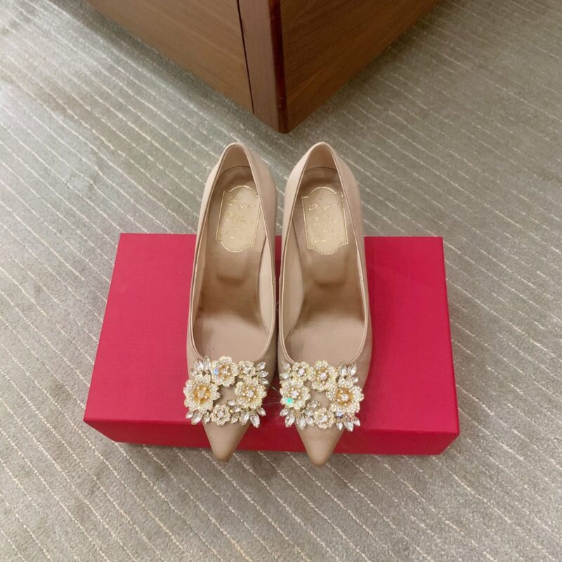Roger vivier Bouquet Strass 钻扣高跟鞋